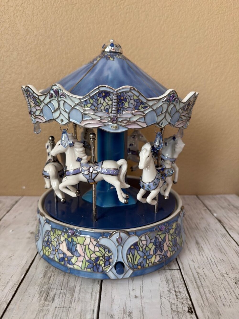 Ardleigh Elliott Dream Dancers Musical Carousel Blue Illuminated Untested As Is - Picture 2 of 12